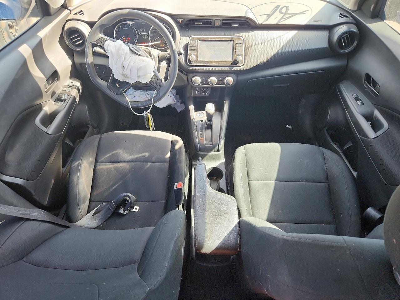 Nissan Kicks S