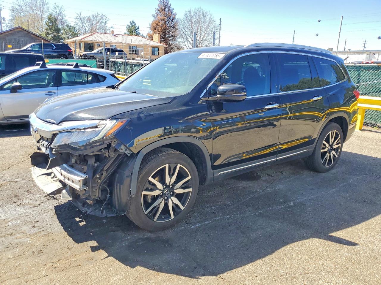 Salvage Honda Pilot Image