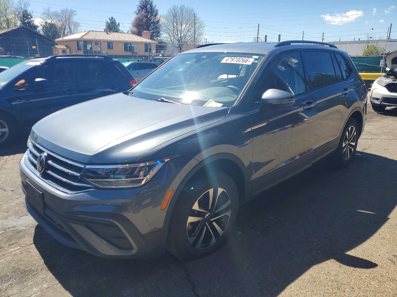 Salvage Volkswagen Tiguan Image