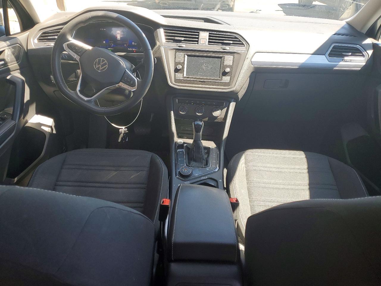 Volkswagen Tiguan S