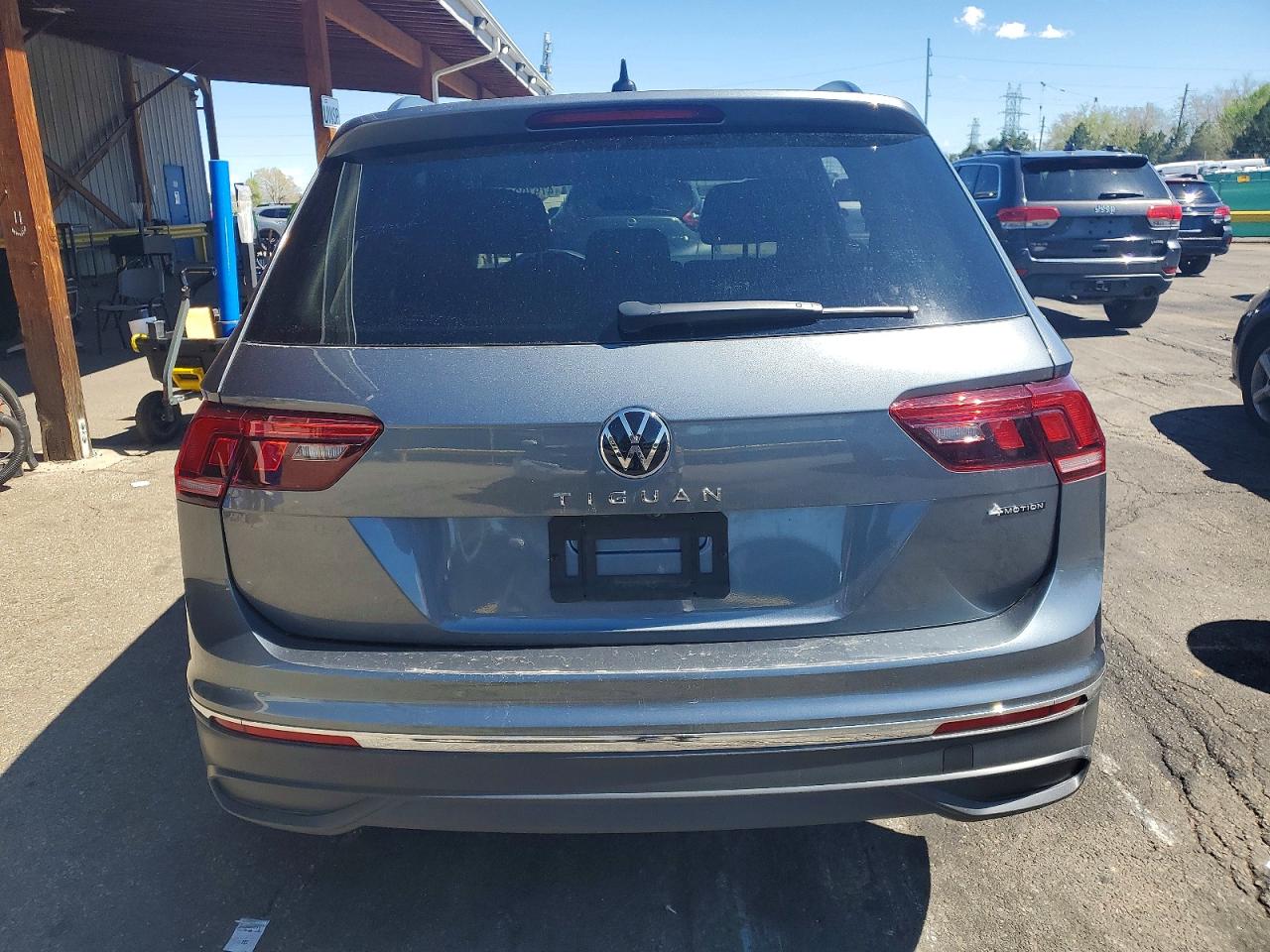 Volkswagen Tiguan S