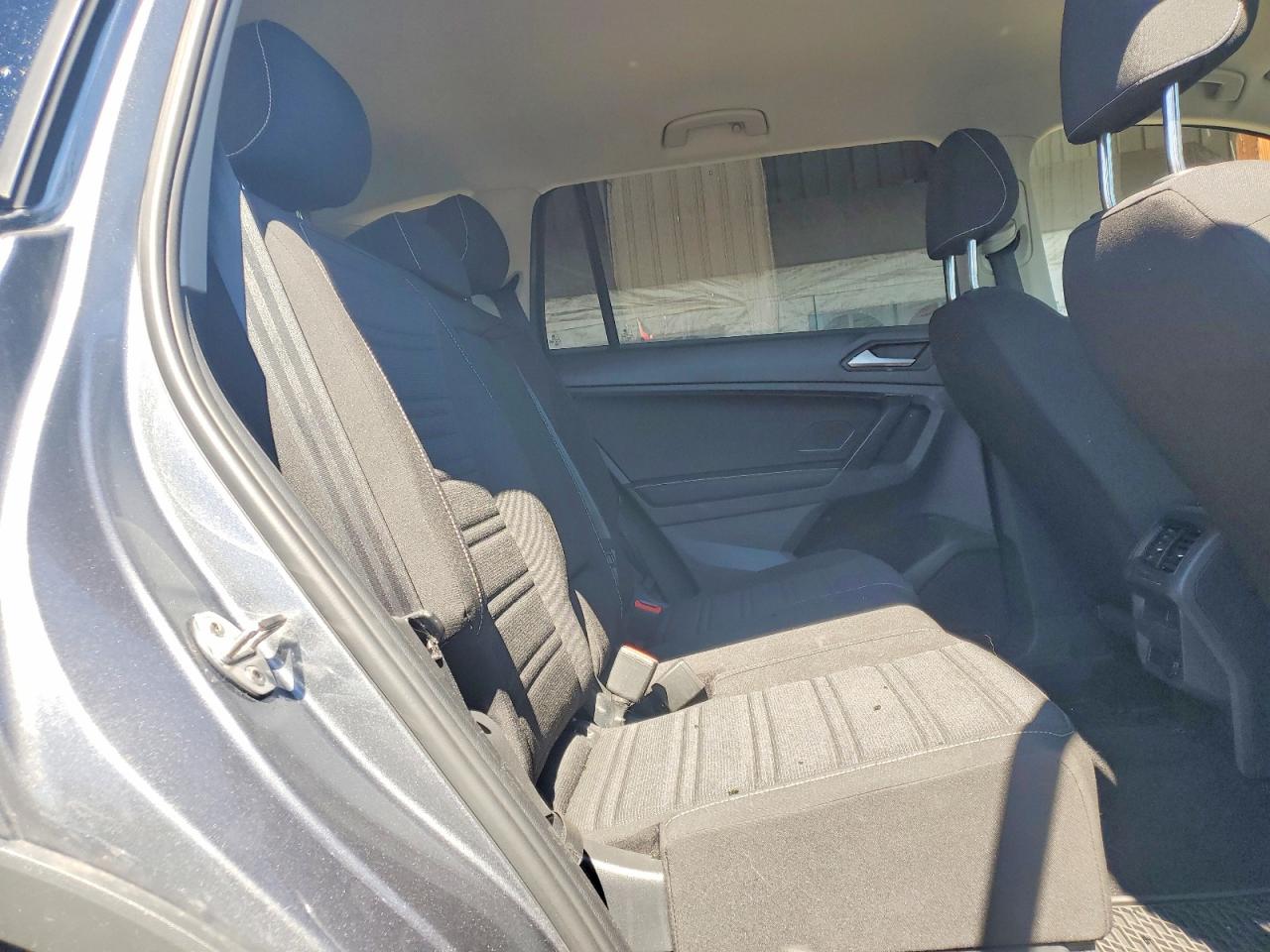 Volkswagen Tiguan S