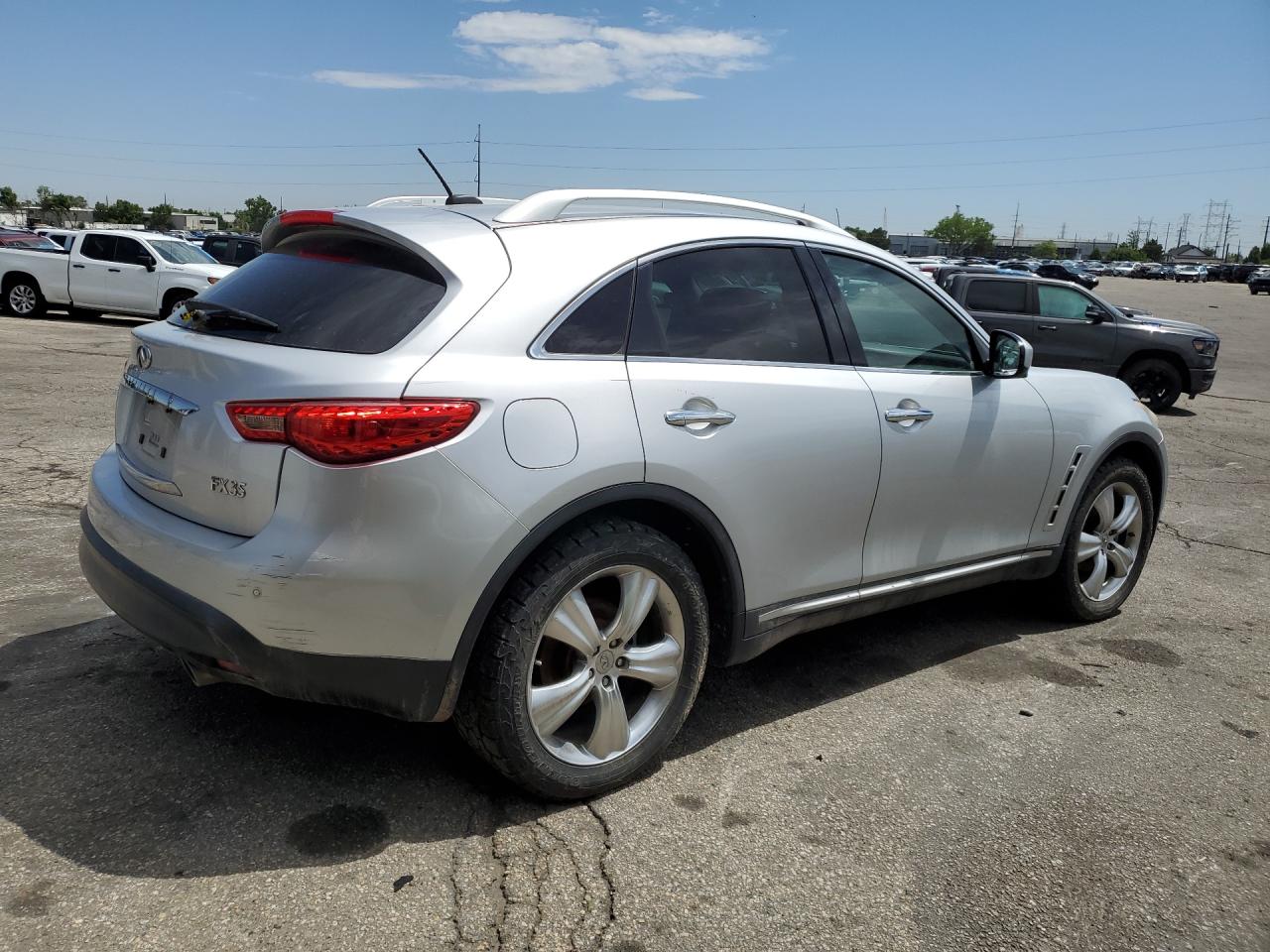 INFINITI Fx Base