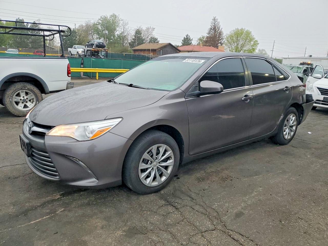 Salvage Toyota Camry Image