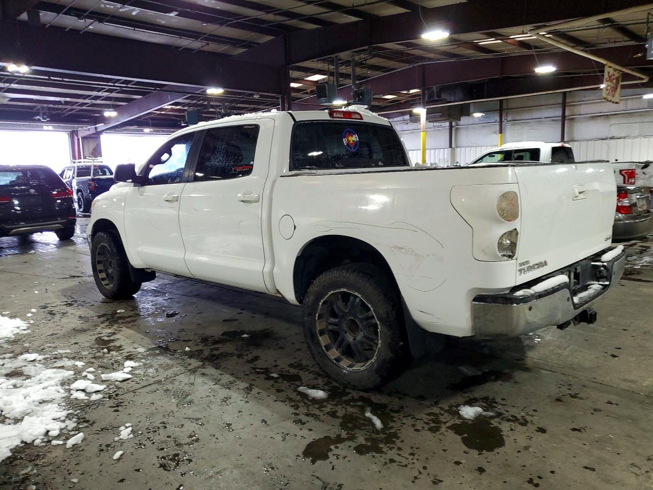 Toyota Tundra Crewmax Sr5