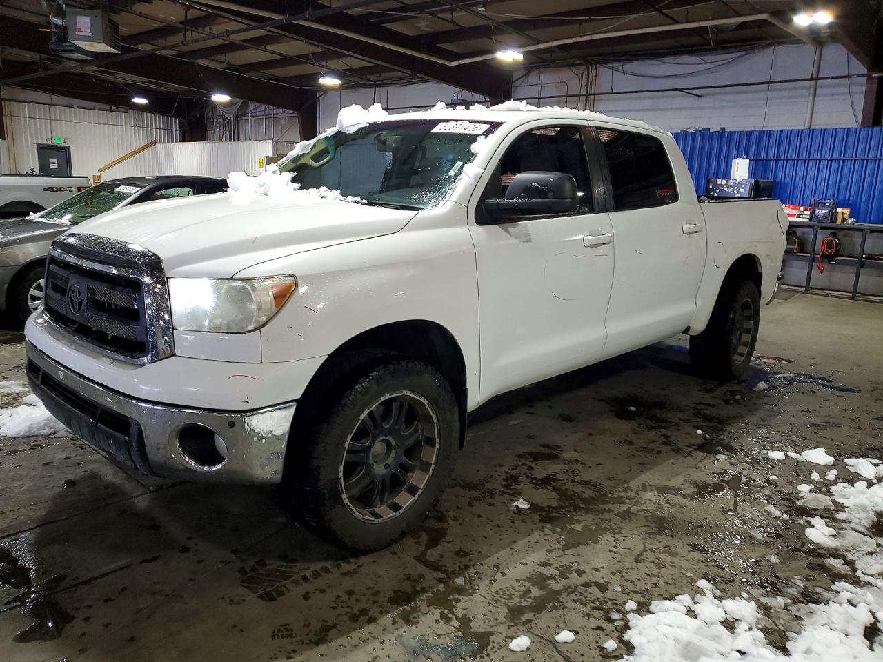 Salvage Toyota Tundra Image