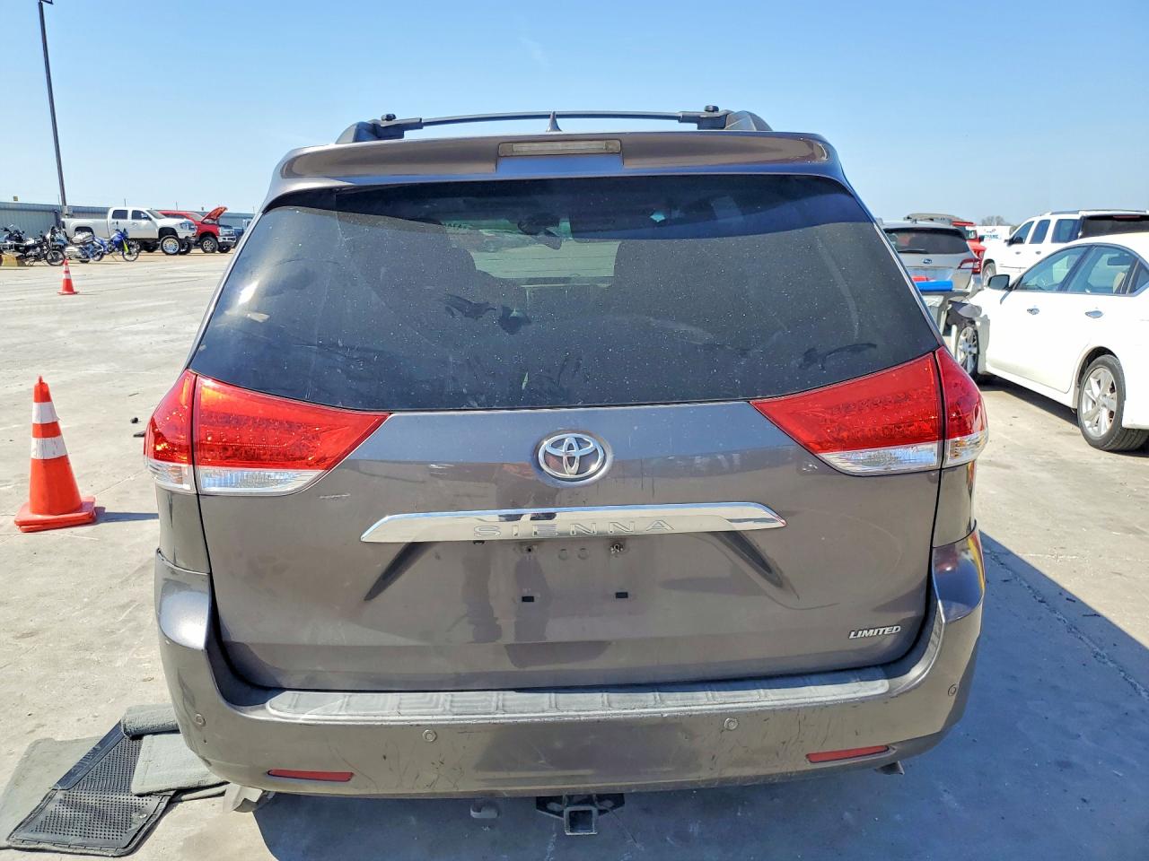 Toyota Sienna Limited 7-passenger
