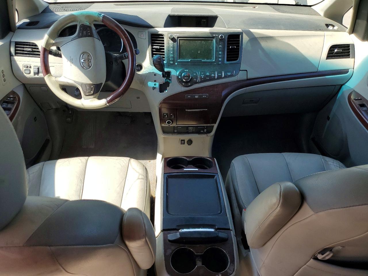 Toyota Sienna Limited 7-passenger