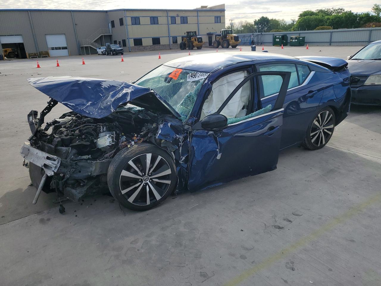 Salvage Nissan Altima Image