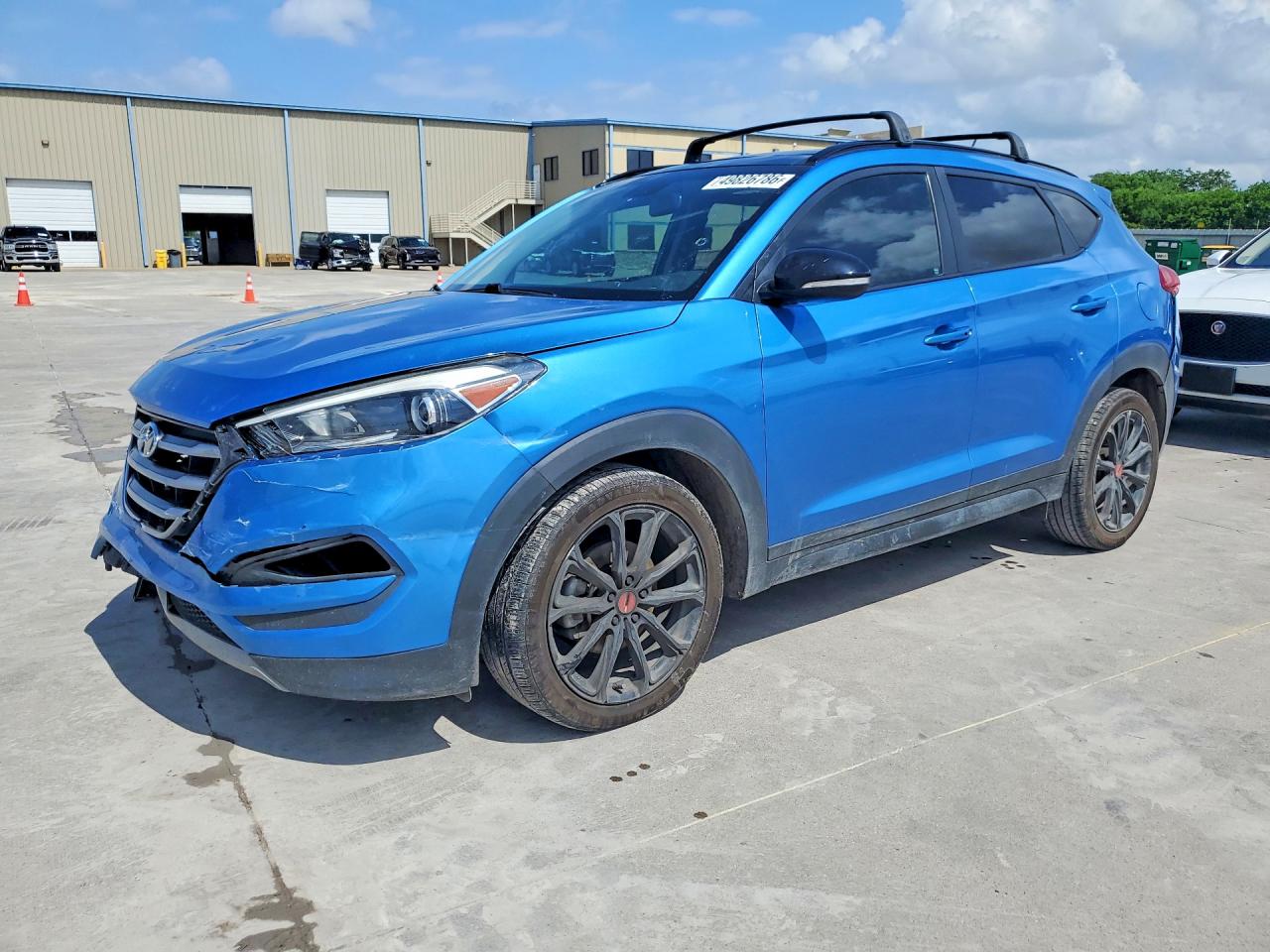 Salvage Hyundai TUCSON Image
