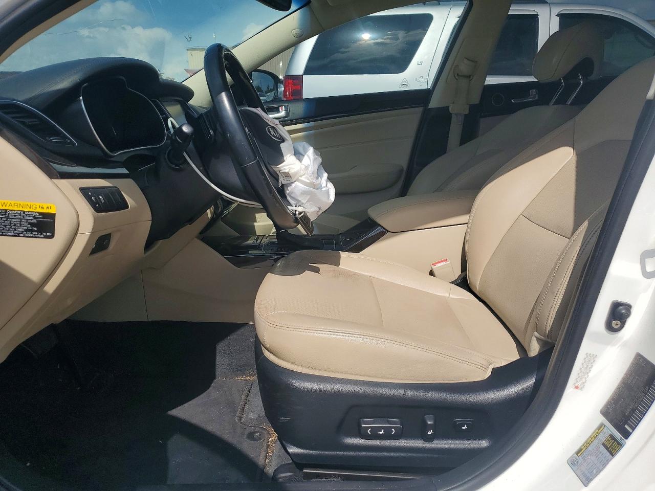 Kia Cadenza Premium