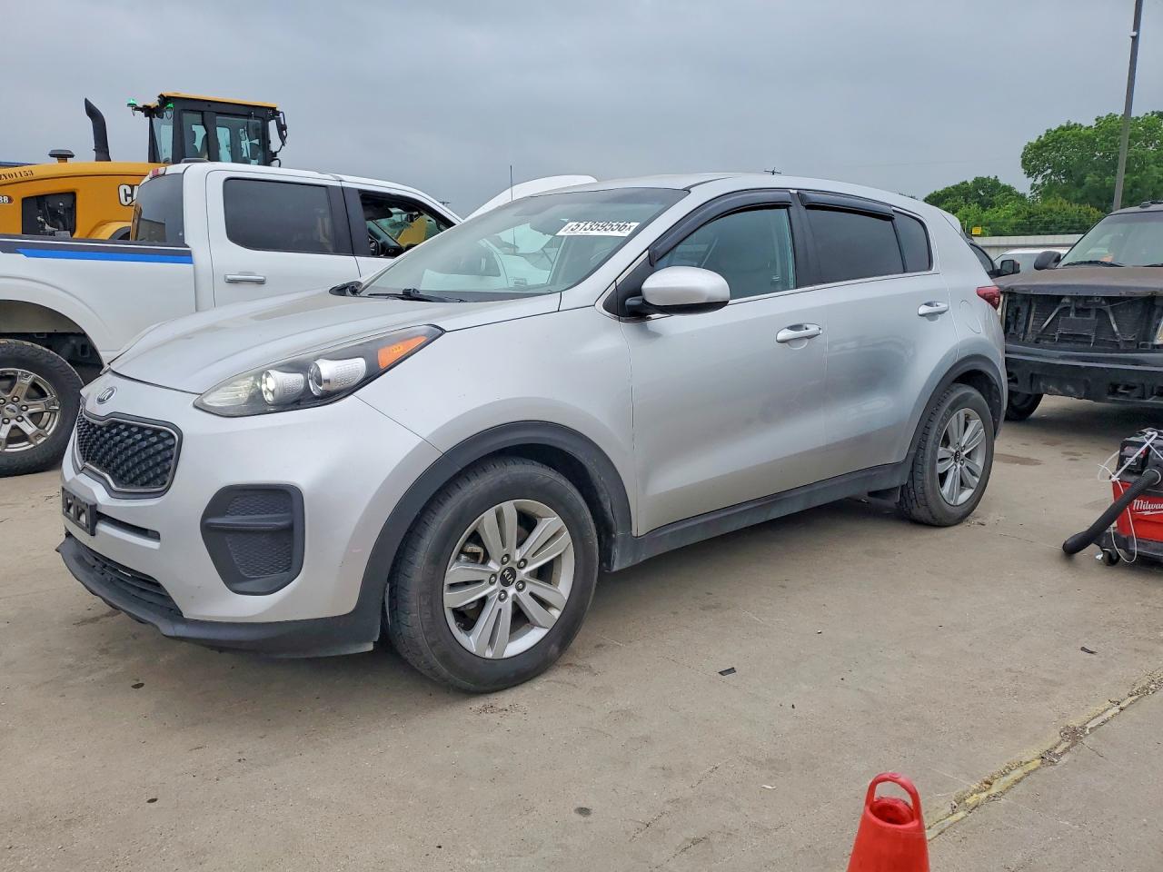 Salvage Kia Sportage Image