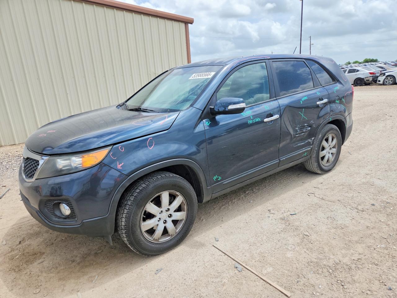 Salvage Kia Sorento Image