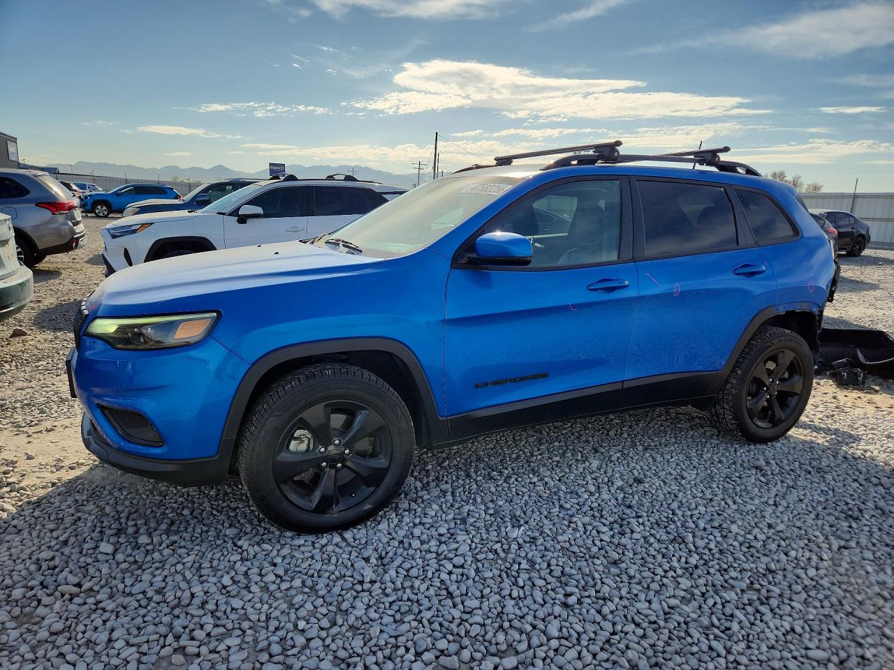 Salvage Jeep Cherokee Image
