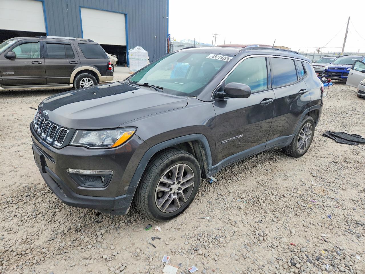 Salvage Jeep Compass Image