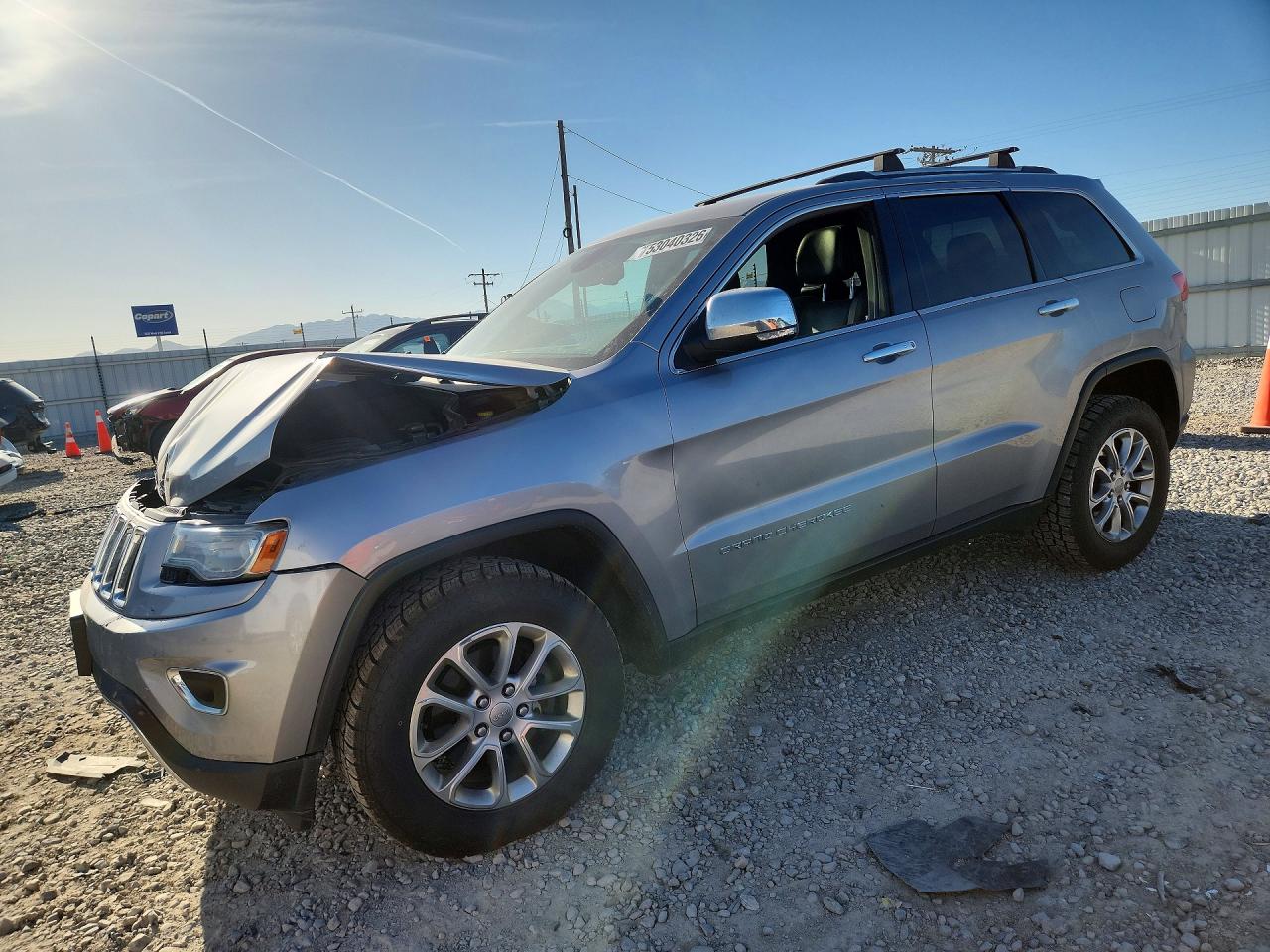 Salvage Jeep Cherokee Image