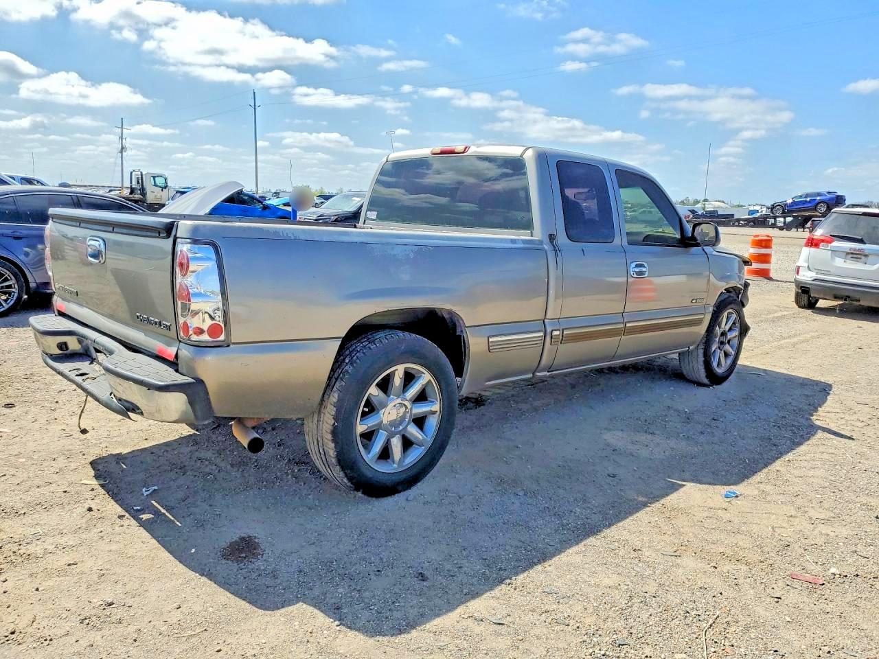 Chevrolet Silverado C1500