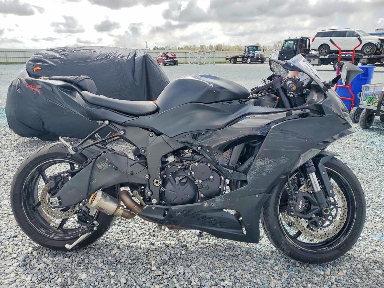 Salvage Kawasaki Zx636 Image