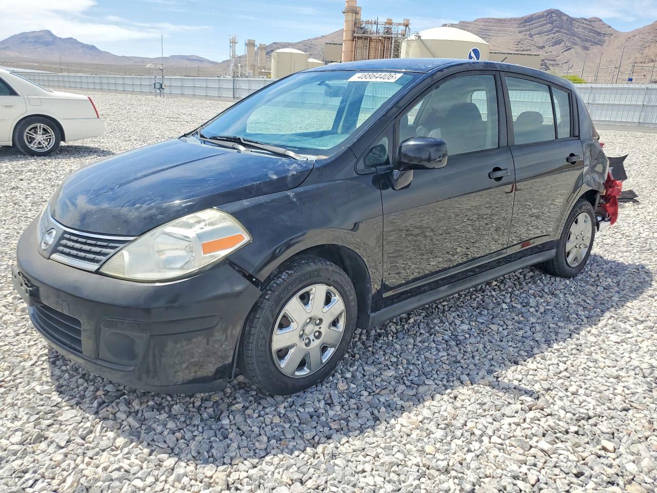 Salvage Nissan Versa Image