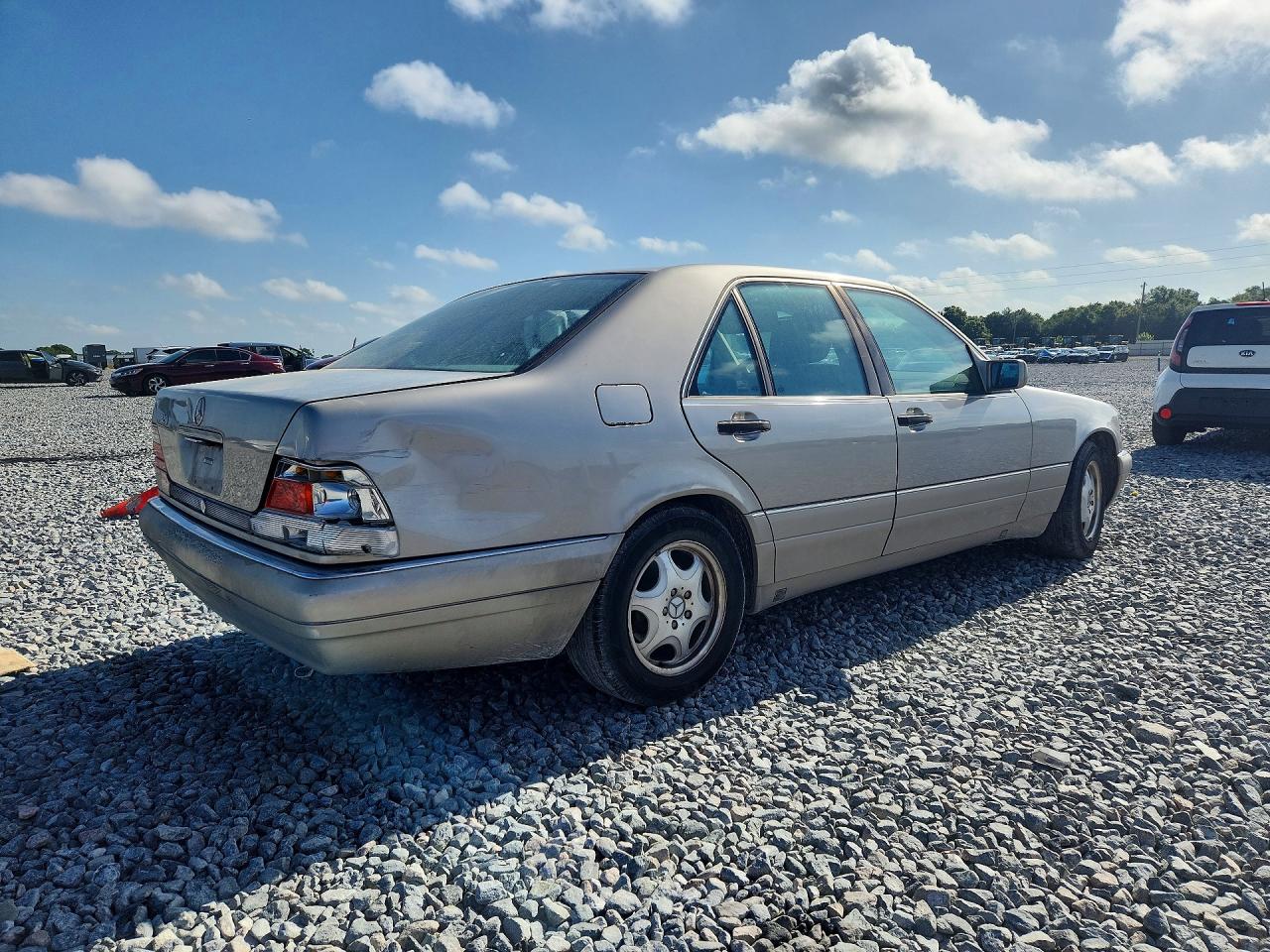 Mercedes-Benz S-Class 320w
