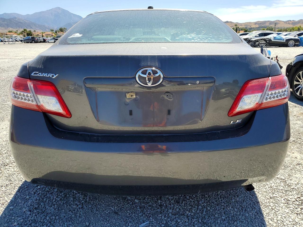 Toyota Camry Le