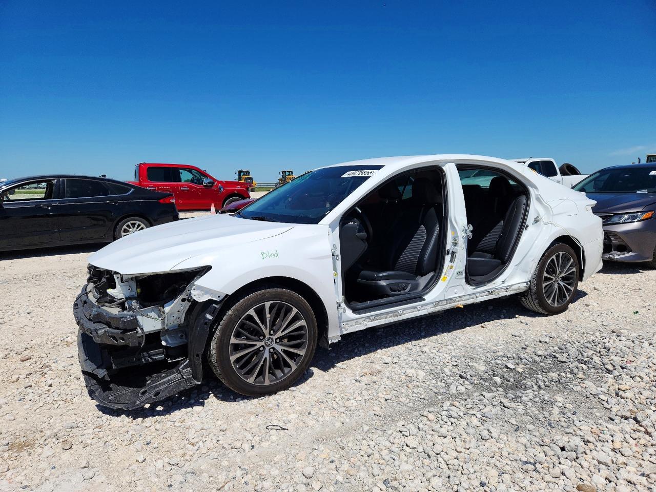 Salvage Toyota Camry Image