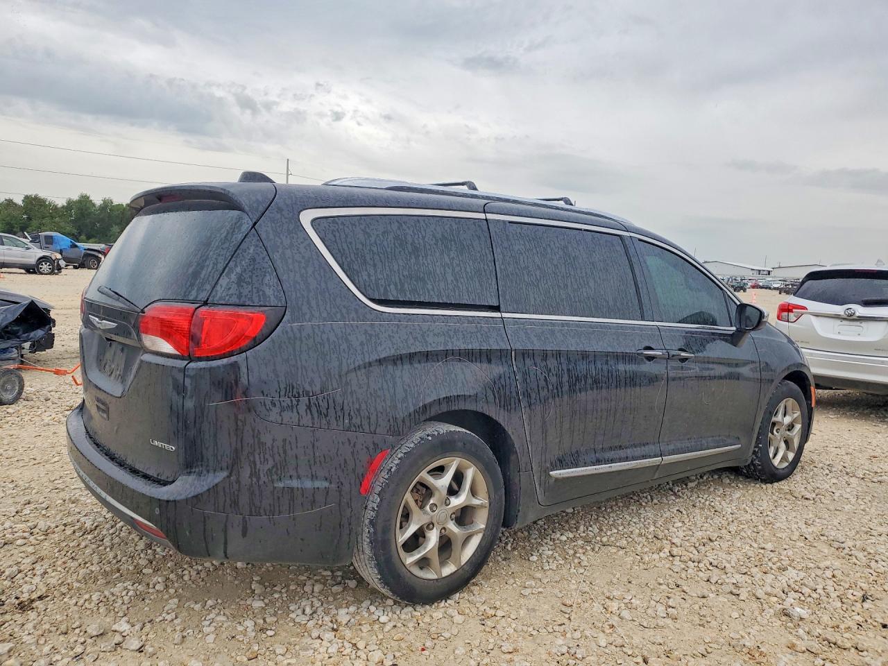 Chrysler Pacifica Limited