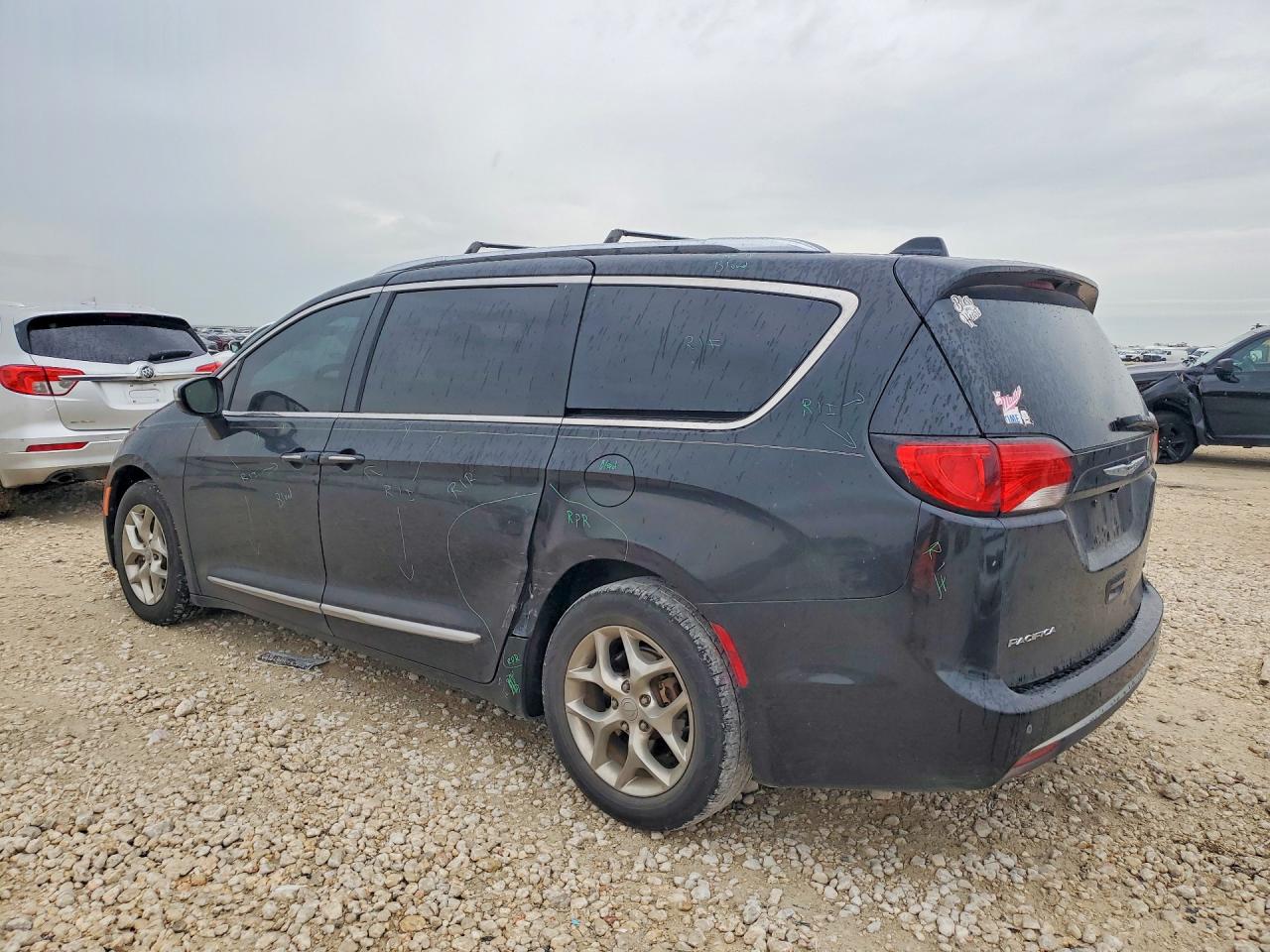 Chrysler Pacifica Limited