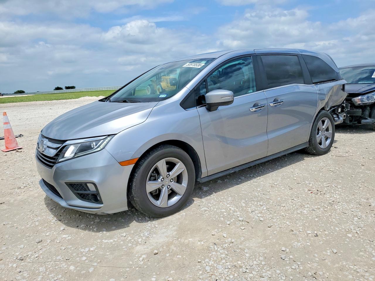 Salvage Honda Odyssey Image
