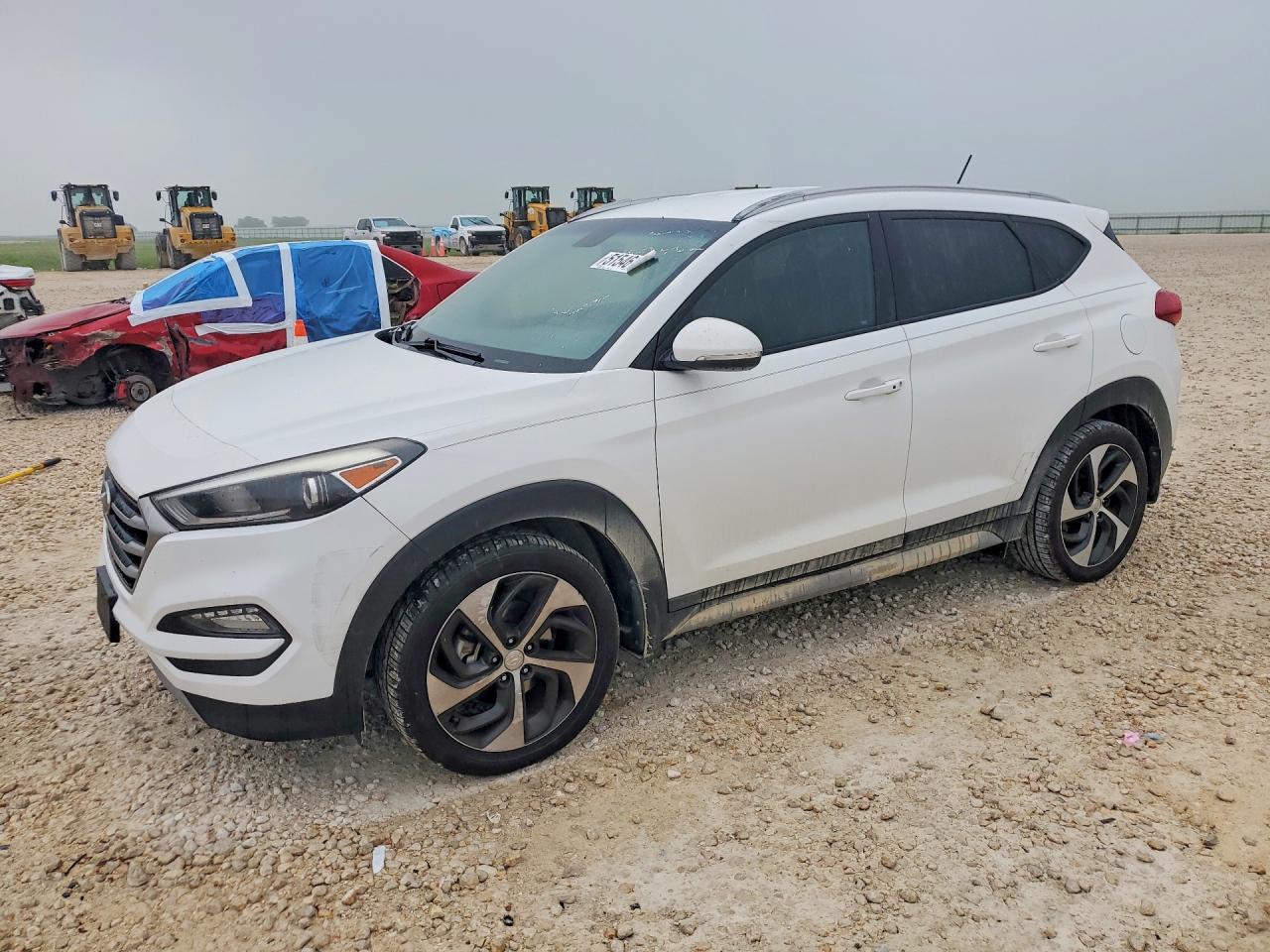 Salvage Hyundai TUCSON Image