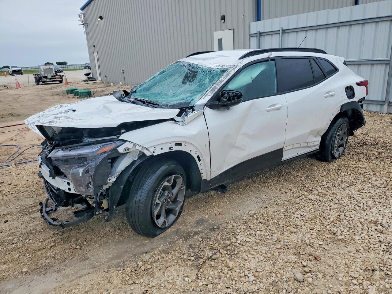 Salvage Chevrolet Trax Image