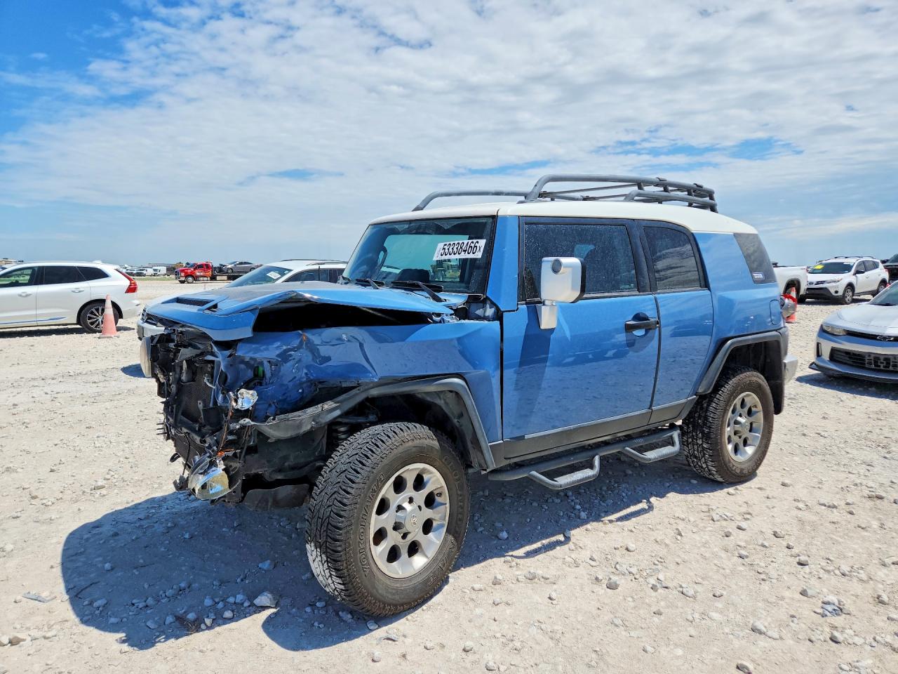 Salvage Toyota FJ Cruiser Image