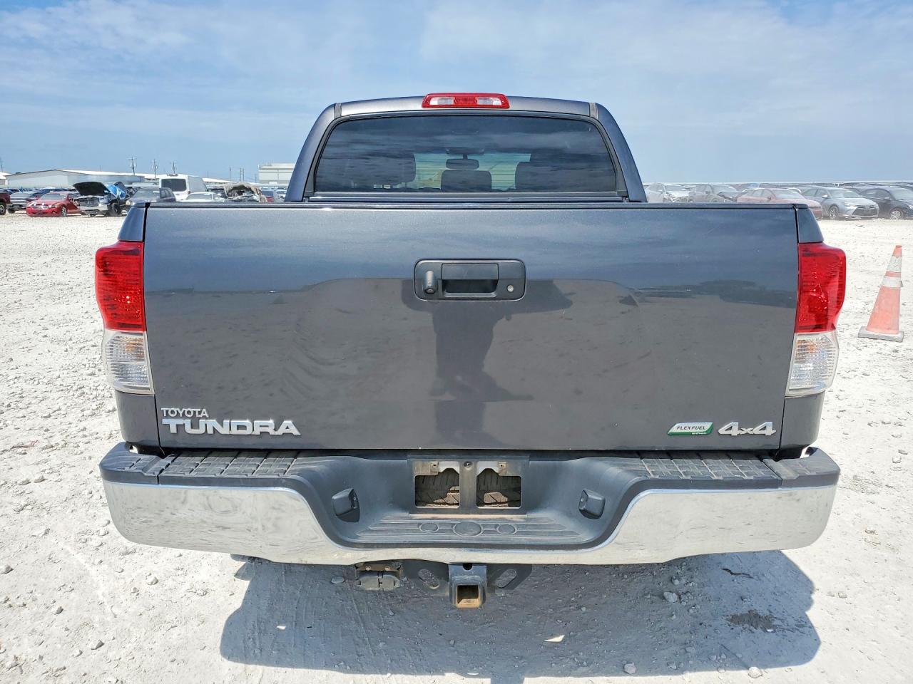 Toyota Tundra Crewmax Sr5