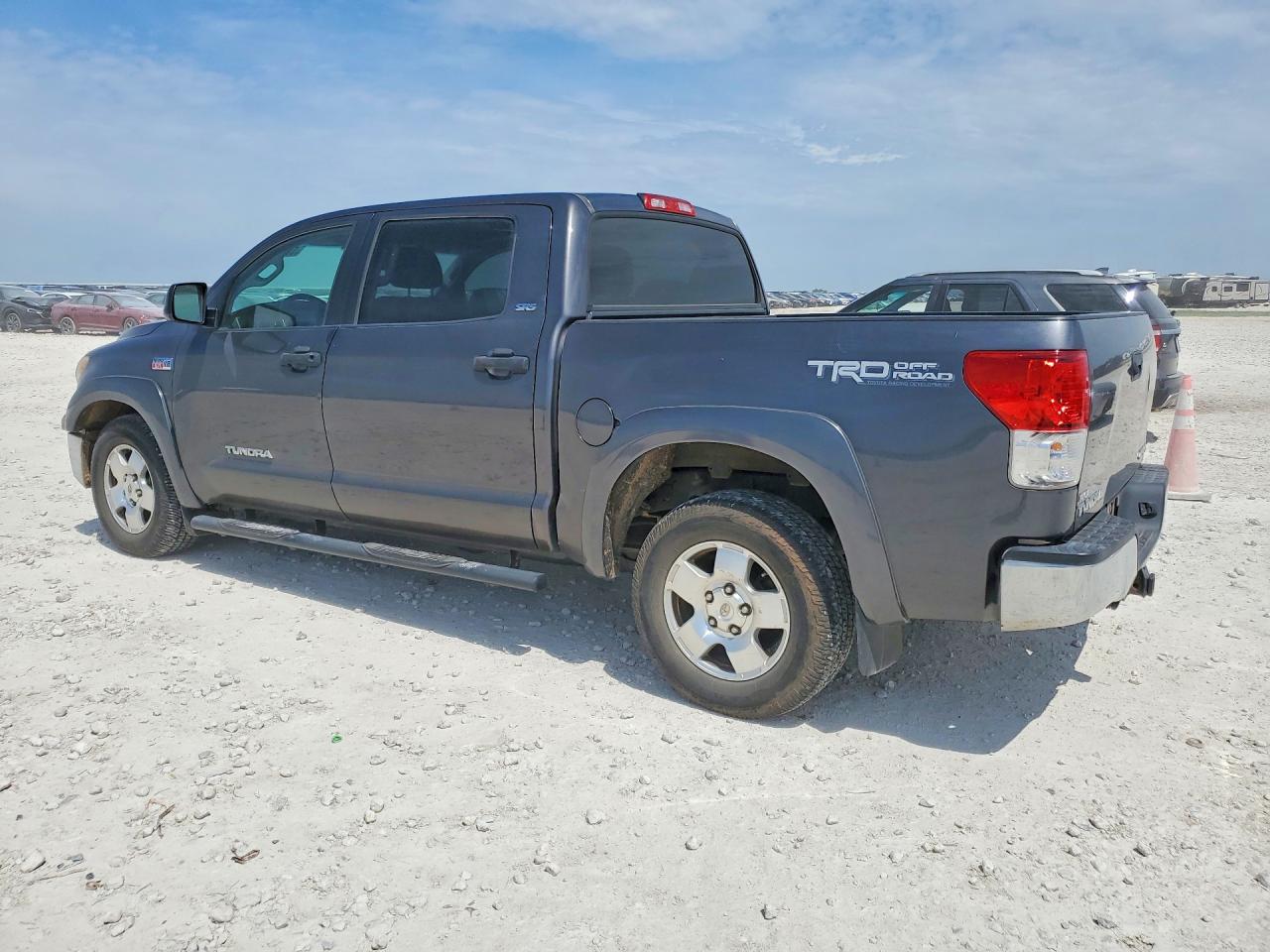 Toyota Tundra Crewmax Sr5