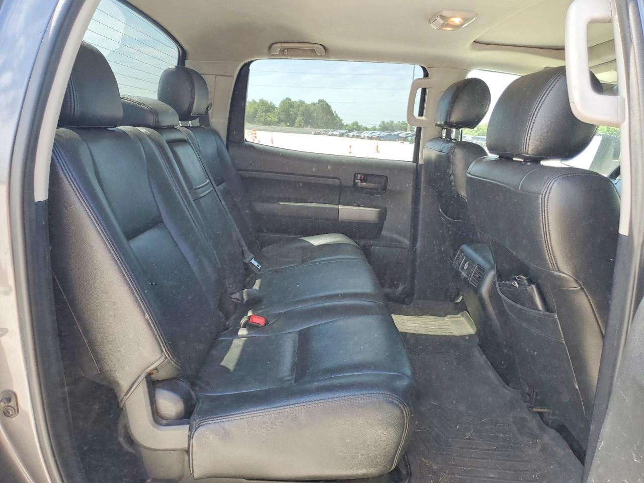 Toyota Tundra Crewmax Sr5