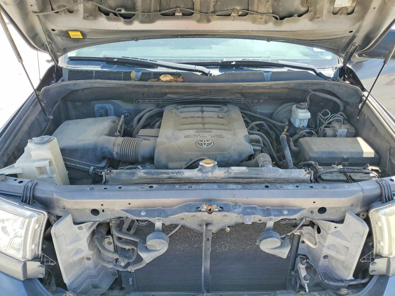 Toyota Tundra Crewmax Sr5