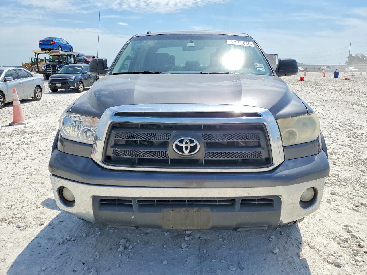 Toyota Tundra Crewmax Sr5