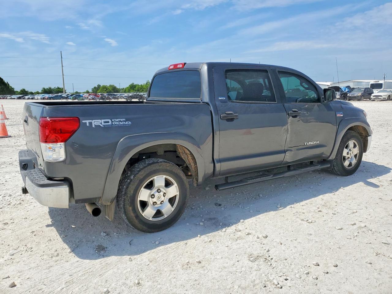 Toyota Tundra Crewmax Sr5