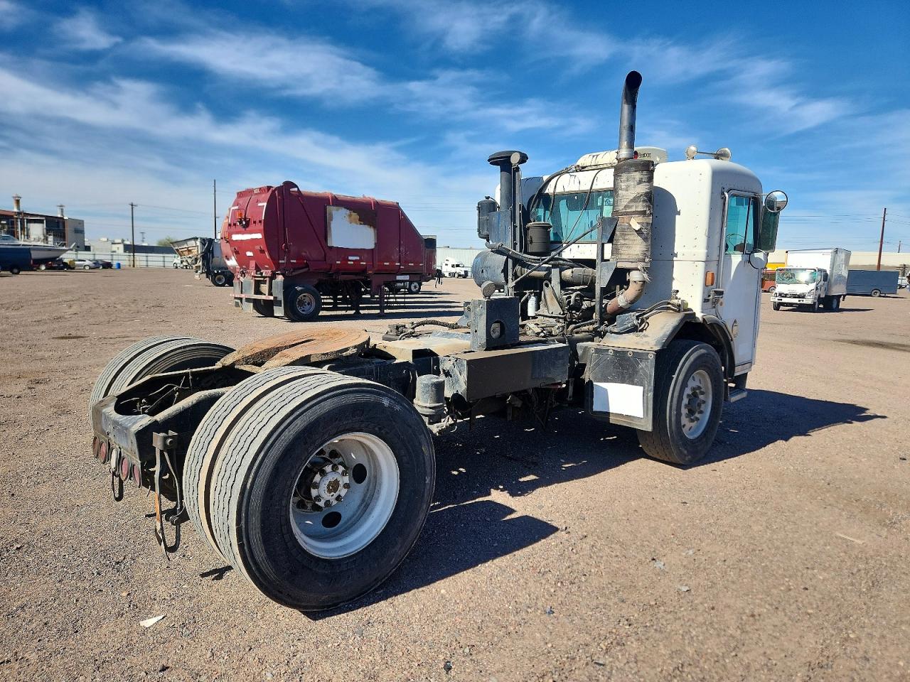 Peterbilt Tractor 320