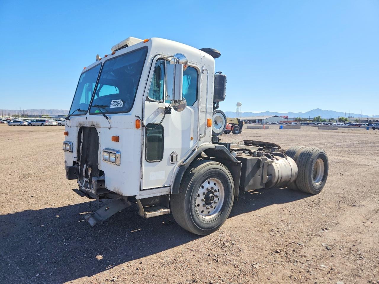 Peterbilt Tractor 320