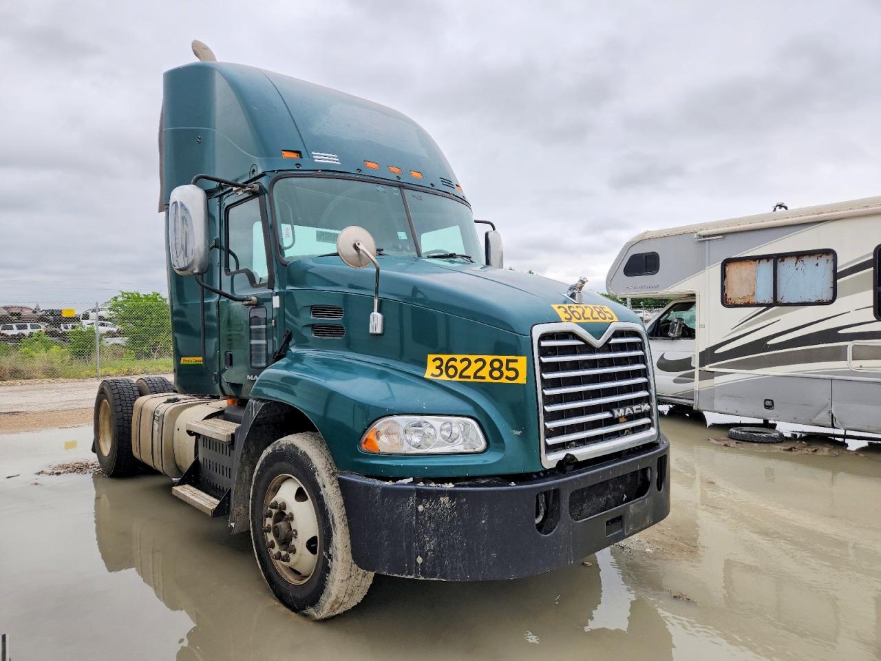 Salvage Mack Cxu613 Image
