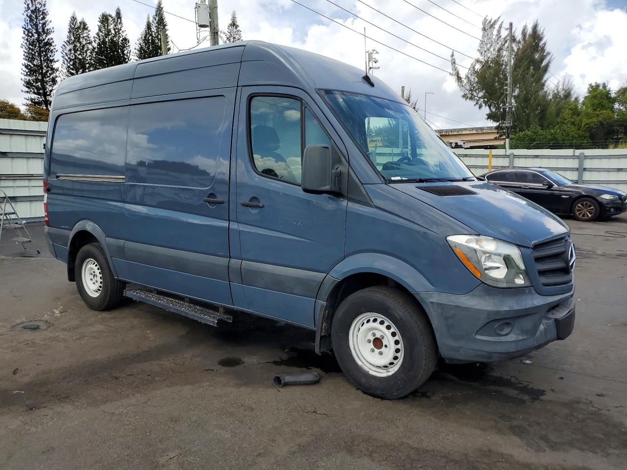 Mercedes-Benz Sprinter 2500