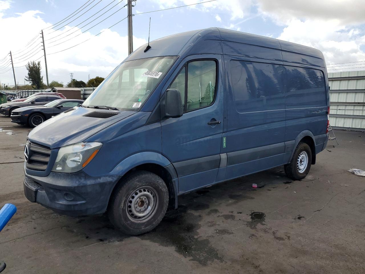 Salvage Mercedes-Benz Sprinter Image