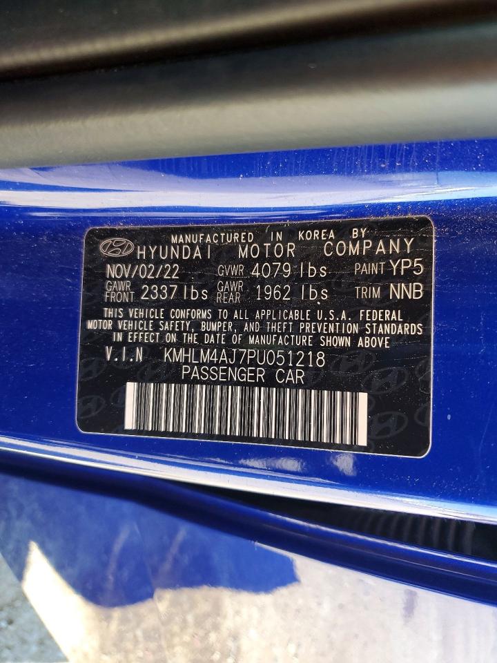 Hyundai ELANTRA Blue