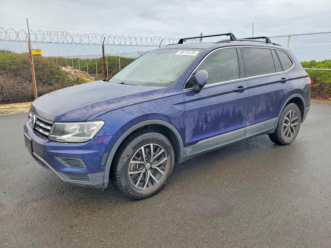 Salvage Volkswagen Tiguan Image