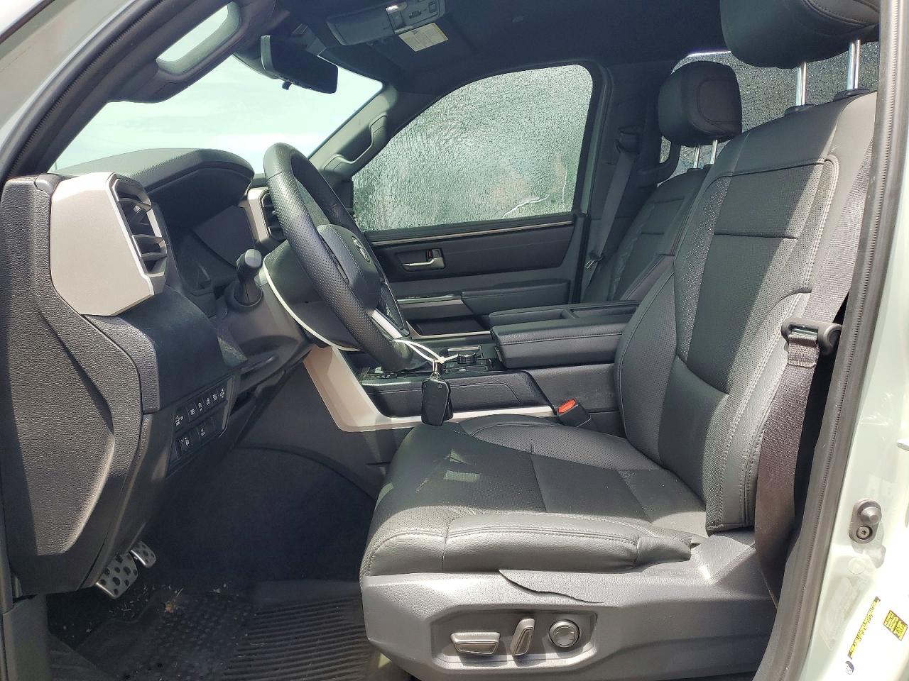Toyota Tundra Sr5