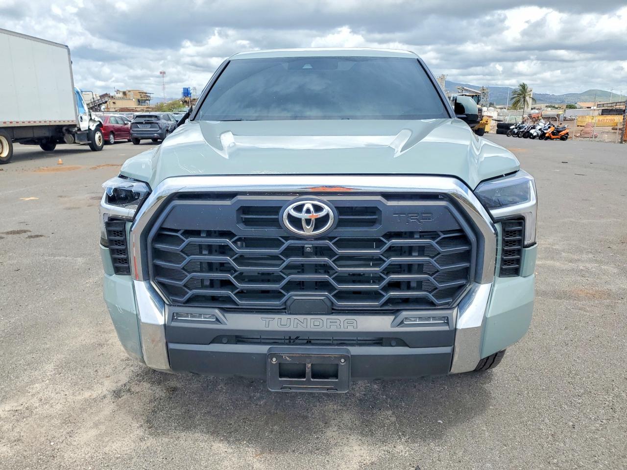 Toyota Tundra Sr5
