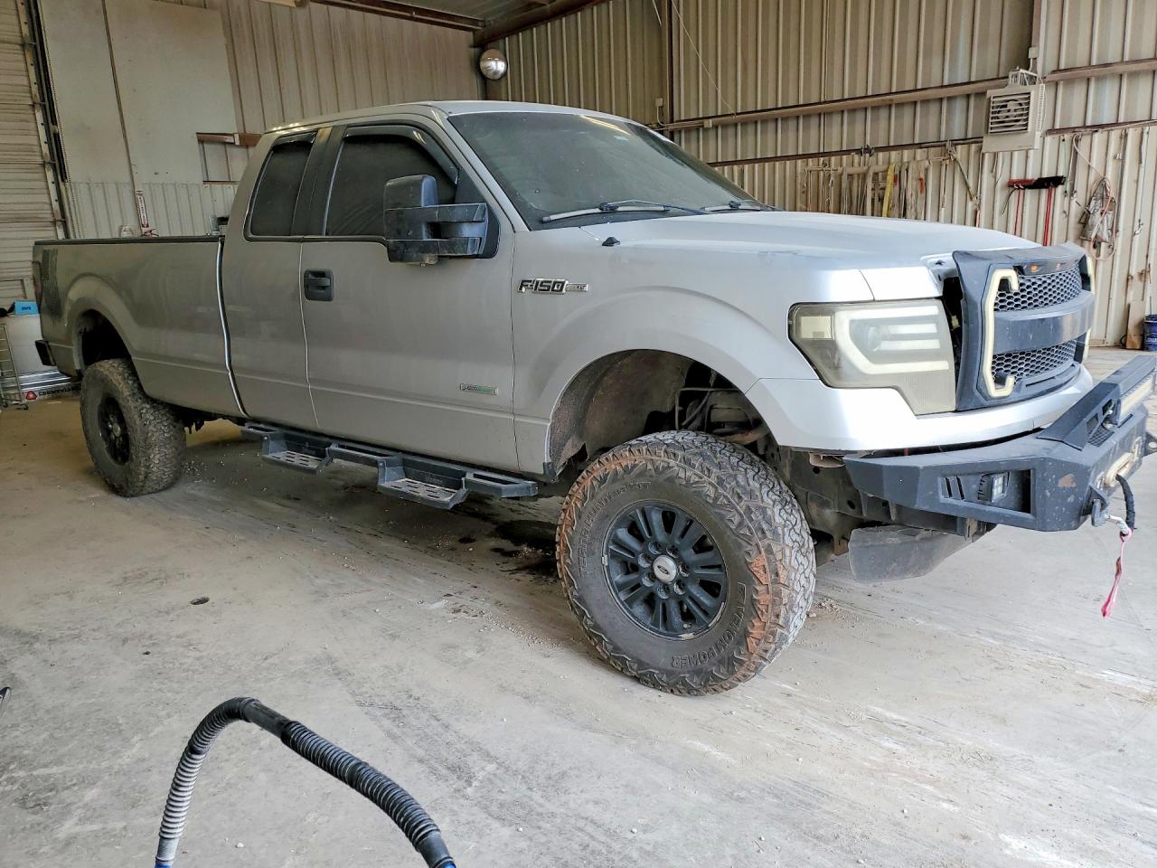 Ford F-150 Super Cab