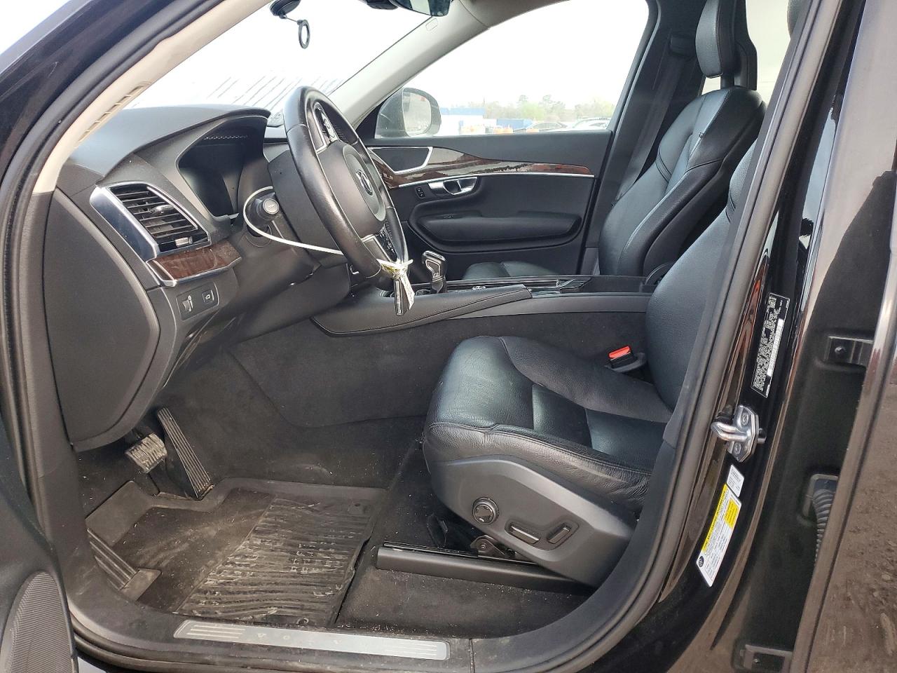 Volvo XC90 T6