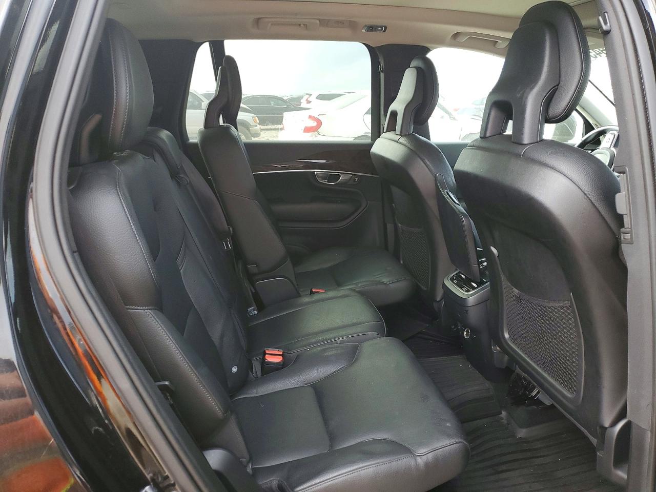 Volvo XC90 T6